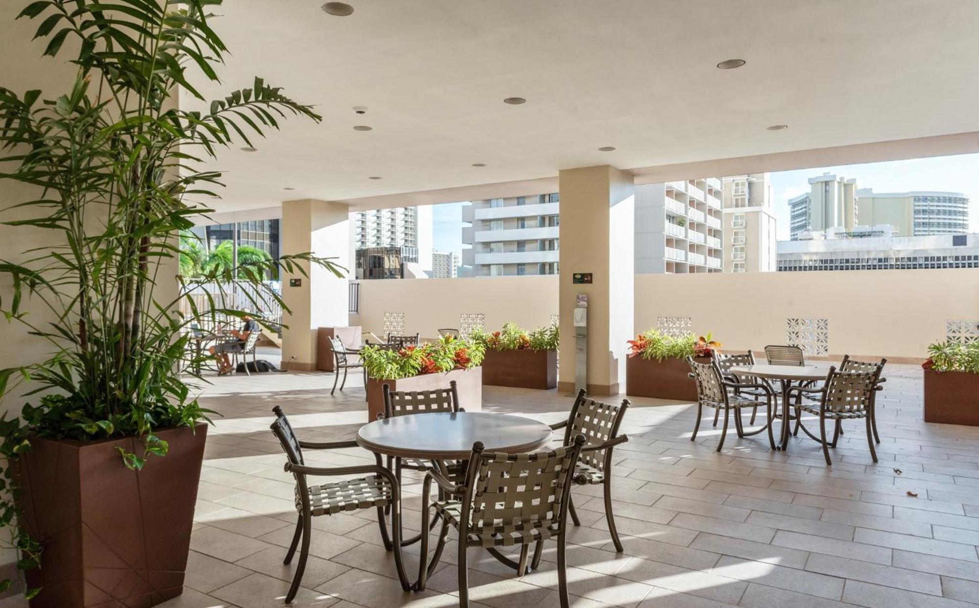 Private One Bedroom Condo, With Corporate Rental Car Savings Code Included, Free Onsite Parking ホノルル エクステリア 写真