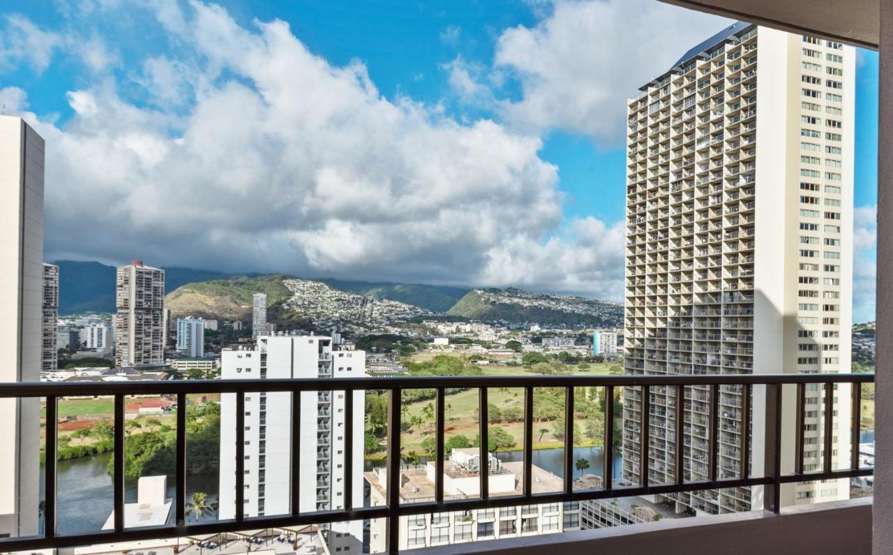 Private One Bedroom Condo, With Corporate Rental Car Savings Code Included, Free Onsite Parking ホノルル エクステリア 写真